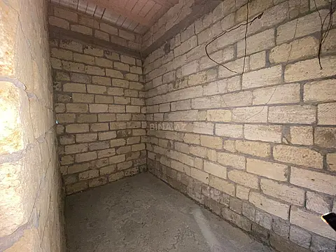 Satılır 4 otaqlı həyət evi 140 m²