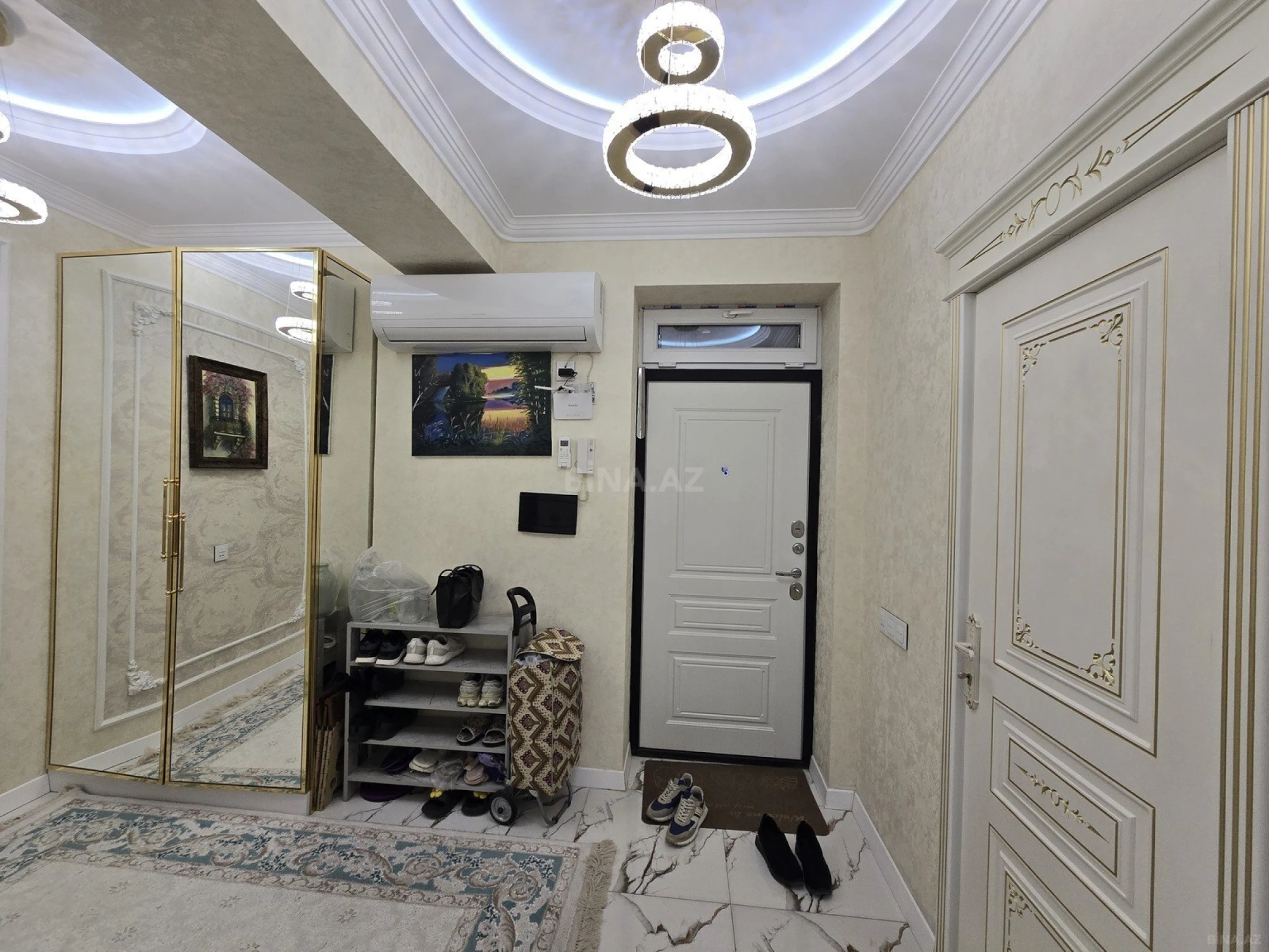 Satılır 2 otaqlı mənzil 66 m²