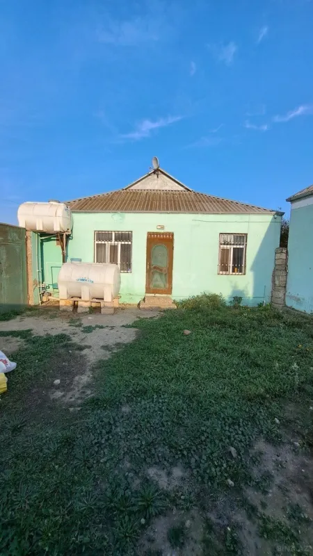 Satılır 3 otaqlı həyət evi 100 m²