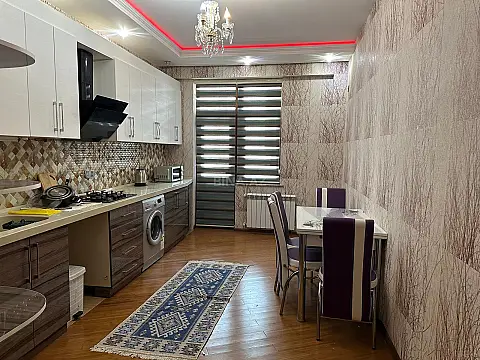 Kirayə verilir 2 otaqlı mənzil 100 m²