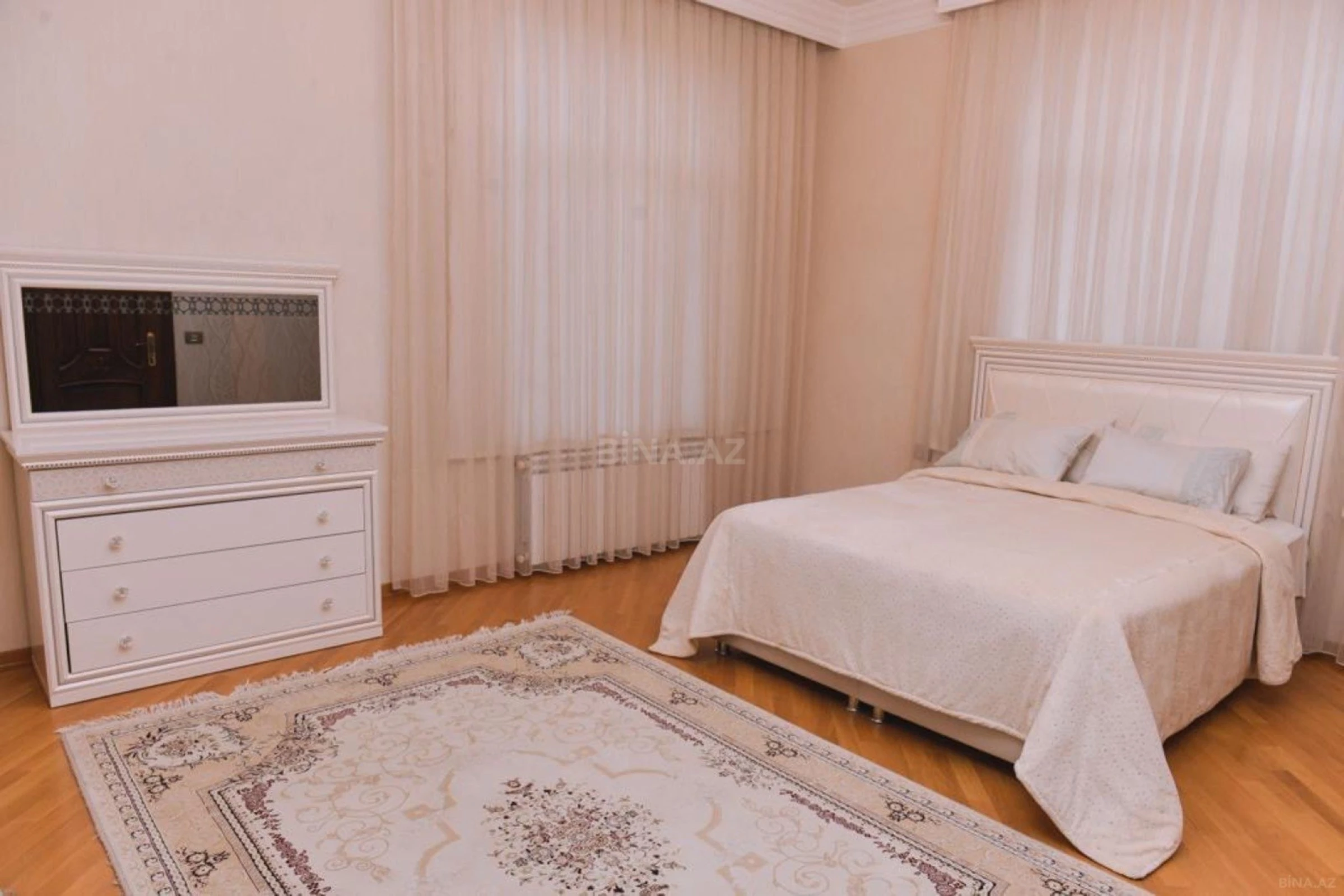 Kirayə verilir 7 otaqlı həyət evi 250 m²