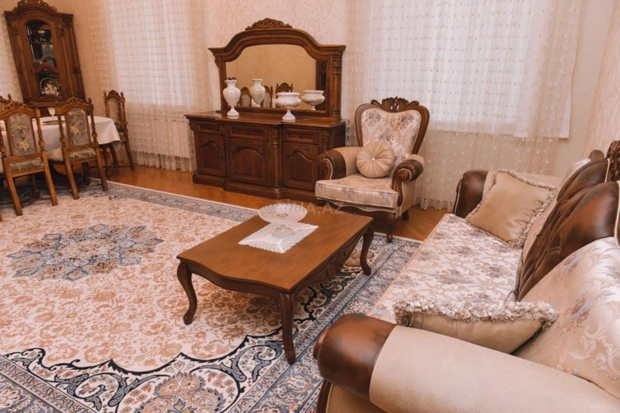 Kirayə verilir 7 otaqlı həyət evi 250 m²