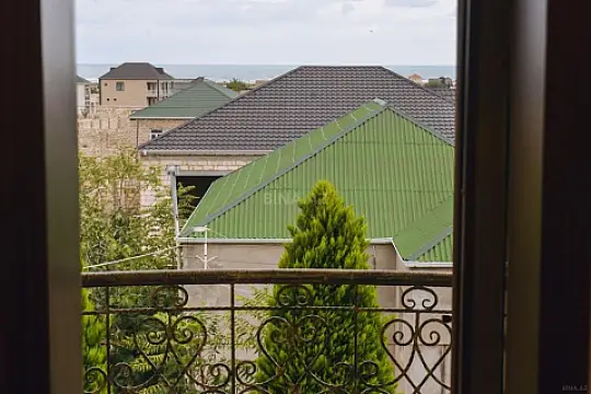 Kirayə verilir 7 otaqlı həyət evi 250 m²