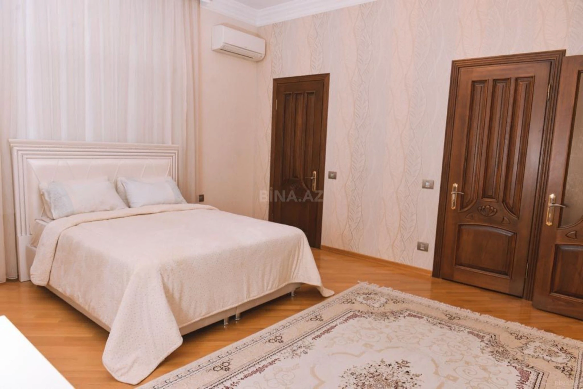 Kirayə verilir 7 otaqlı həyət evi 250 m²