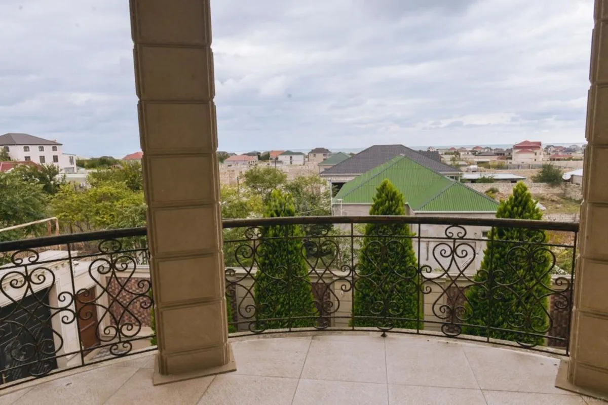 Kirayə verilir 7 otaqlı həyət evi 250 m²