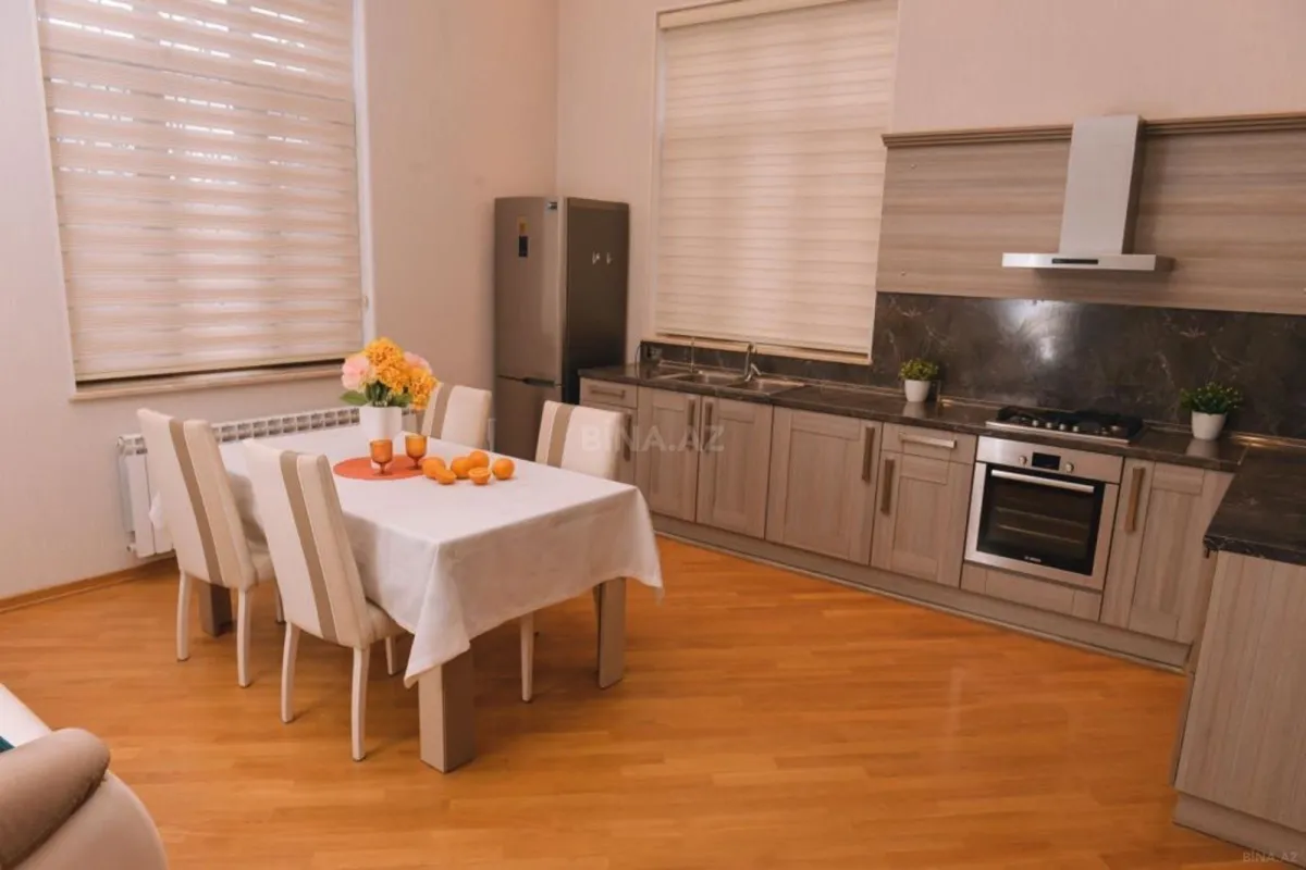 Kirayə verilir 7 otaqlı həyət evi 250 m²