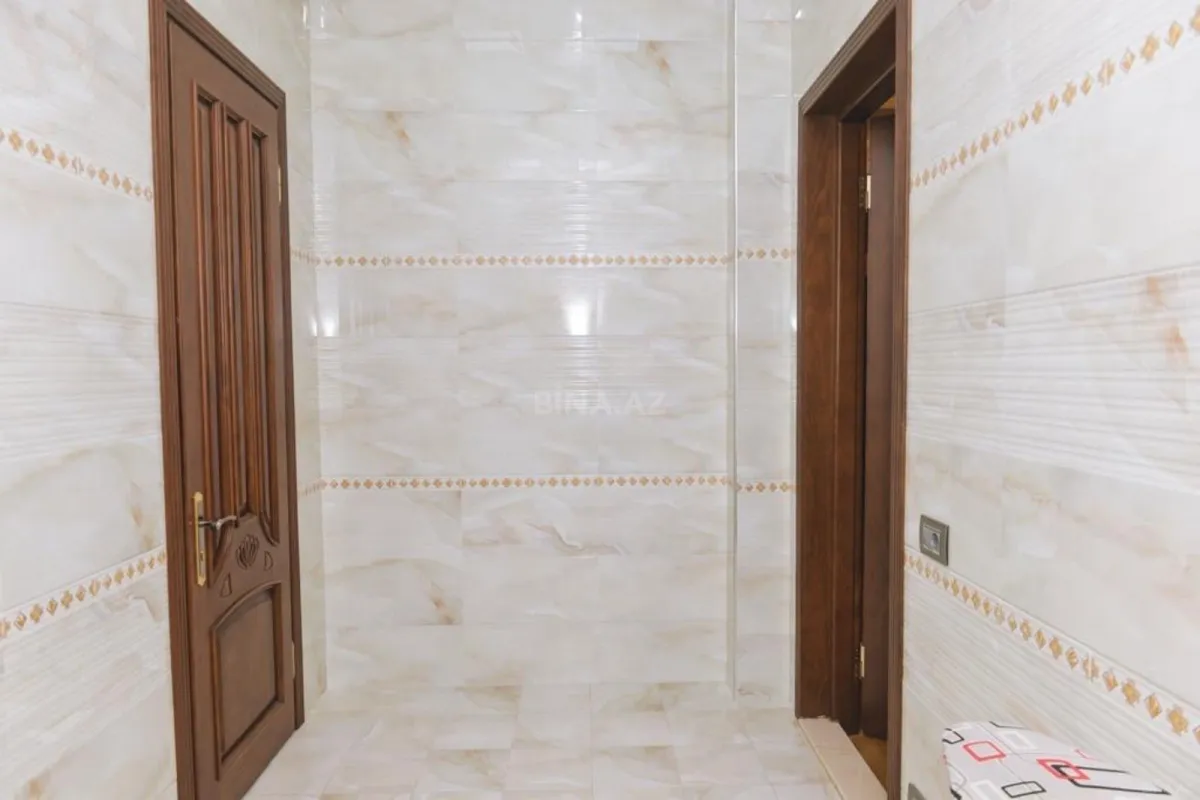 Kirayə verilir 7 otaqlı həyət evi 250 m²