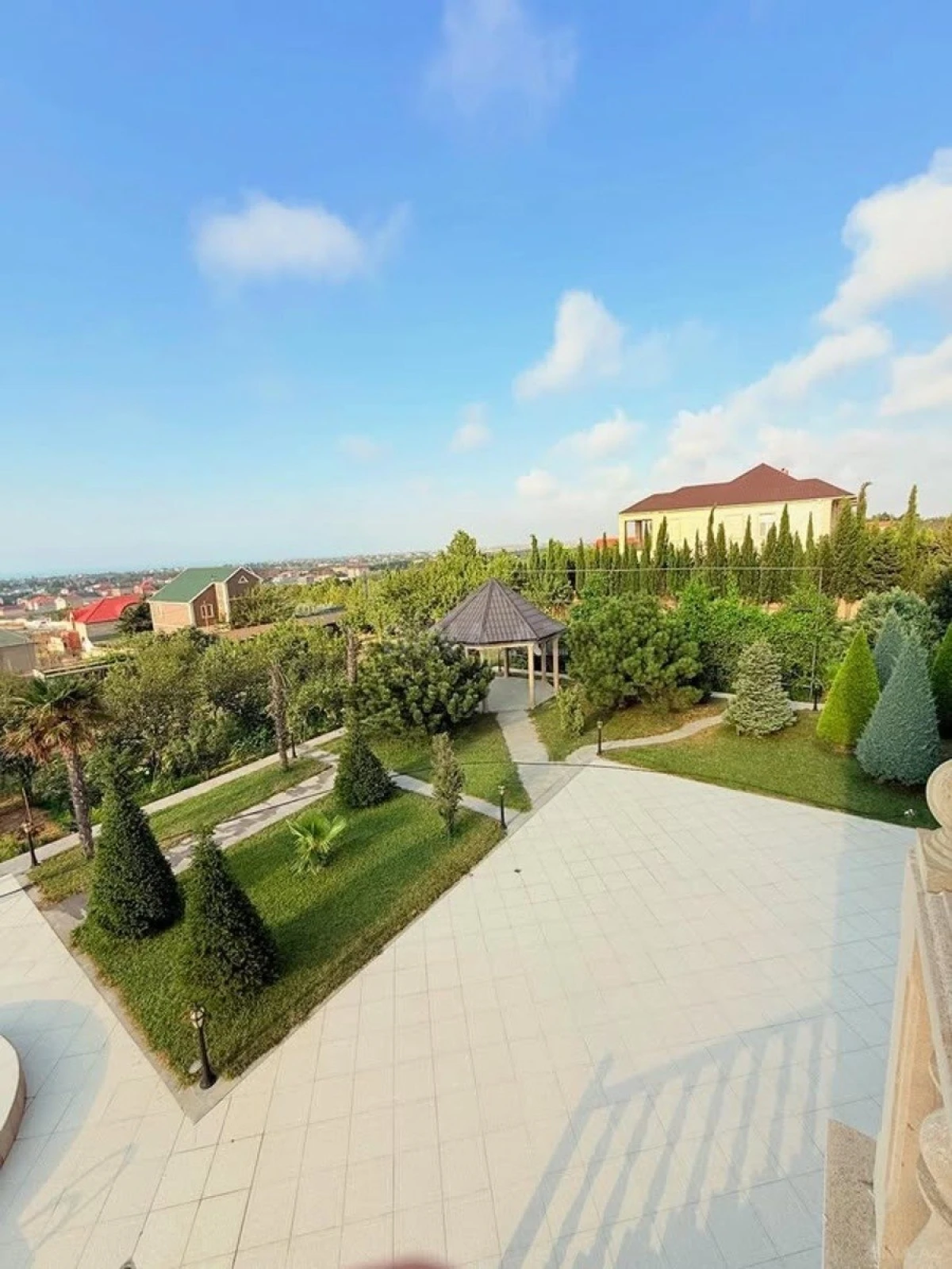 Kirayə verilir 6 otaqlı həyət evi 360 m²