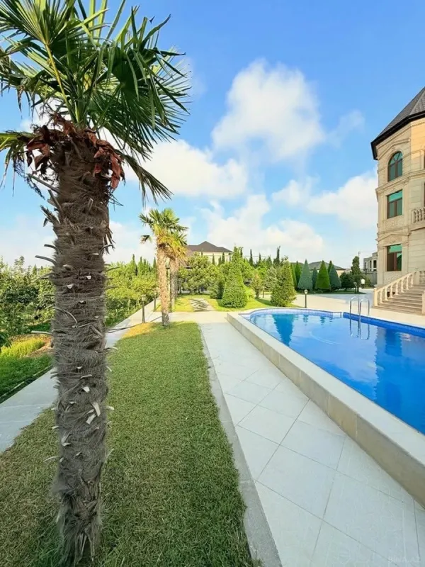 Kirayə verilir 6 otaqlı həyət evi 360 m²