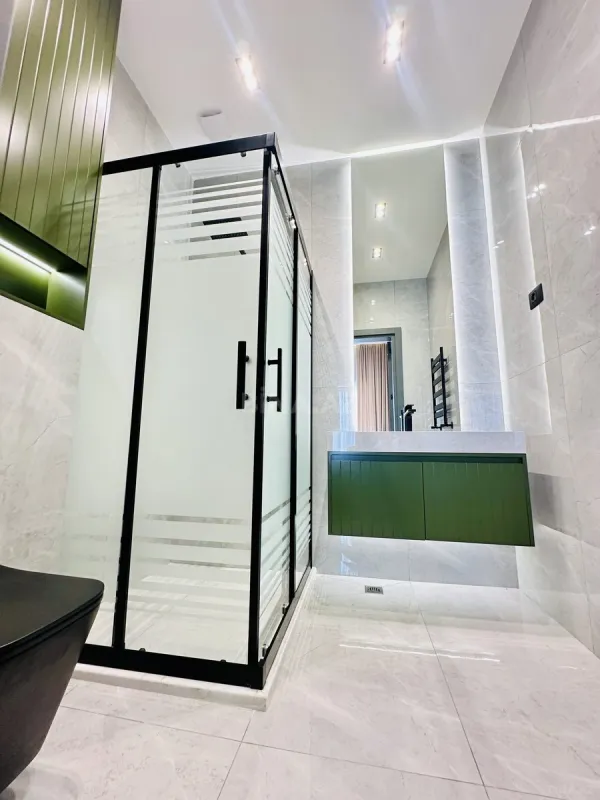 Satılır 5 otaqlı həyət evi 300 m²