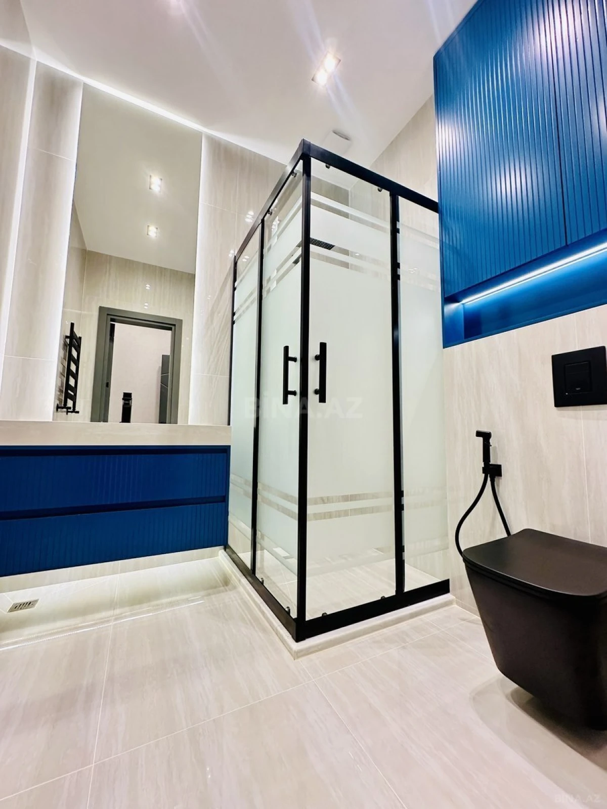 Satılır 5 otaqlı həyət evi 300 m²