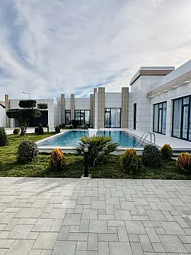 Satılır 5 otaqlı həyət evi 300 m²