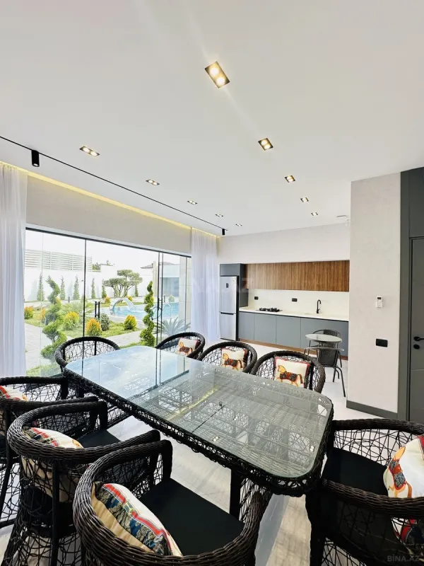 Satılır 5 otaqlı həyət evi 300 m²