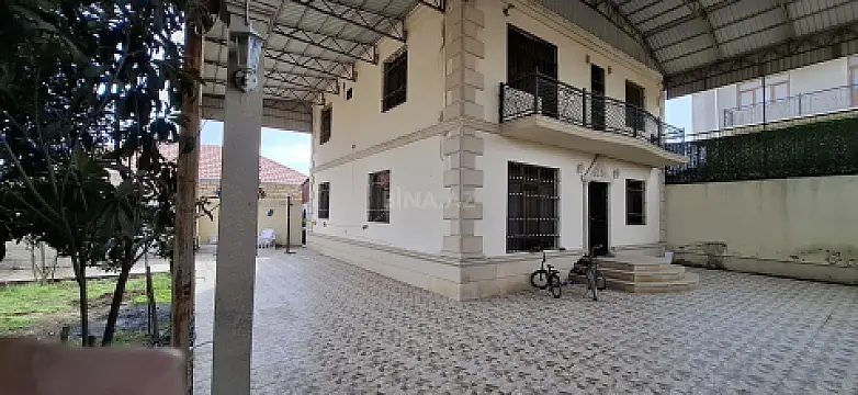 Satılır 6 otaqlı həyət evi 220 m²