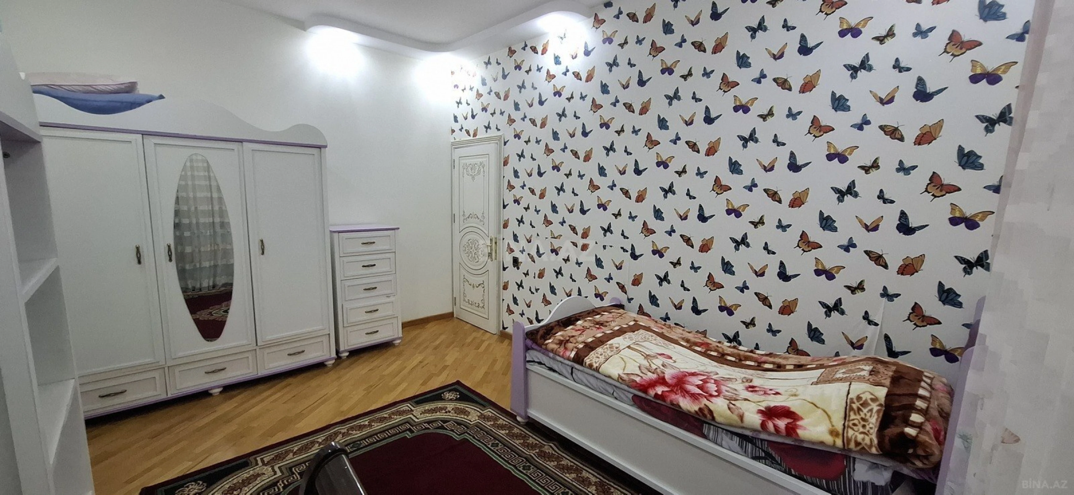 Satılır 6 otaqlı həyət evi 220 m²