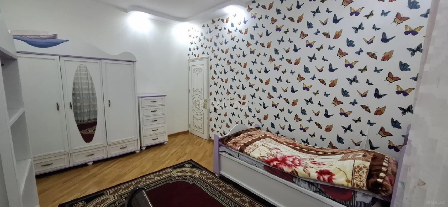Satılır 6 otaqlı həyət evi 220 m²