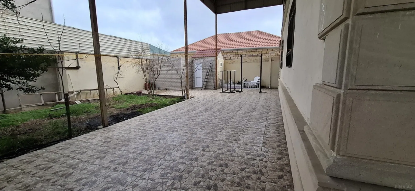 Satılır 6 otaqlı həyət evi 220 m²