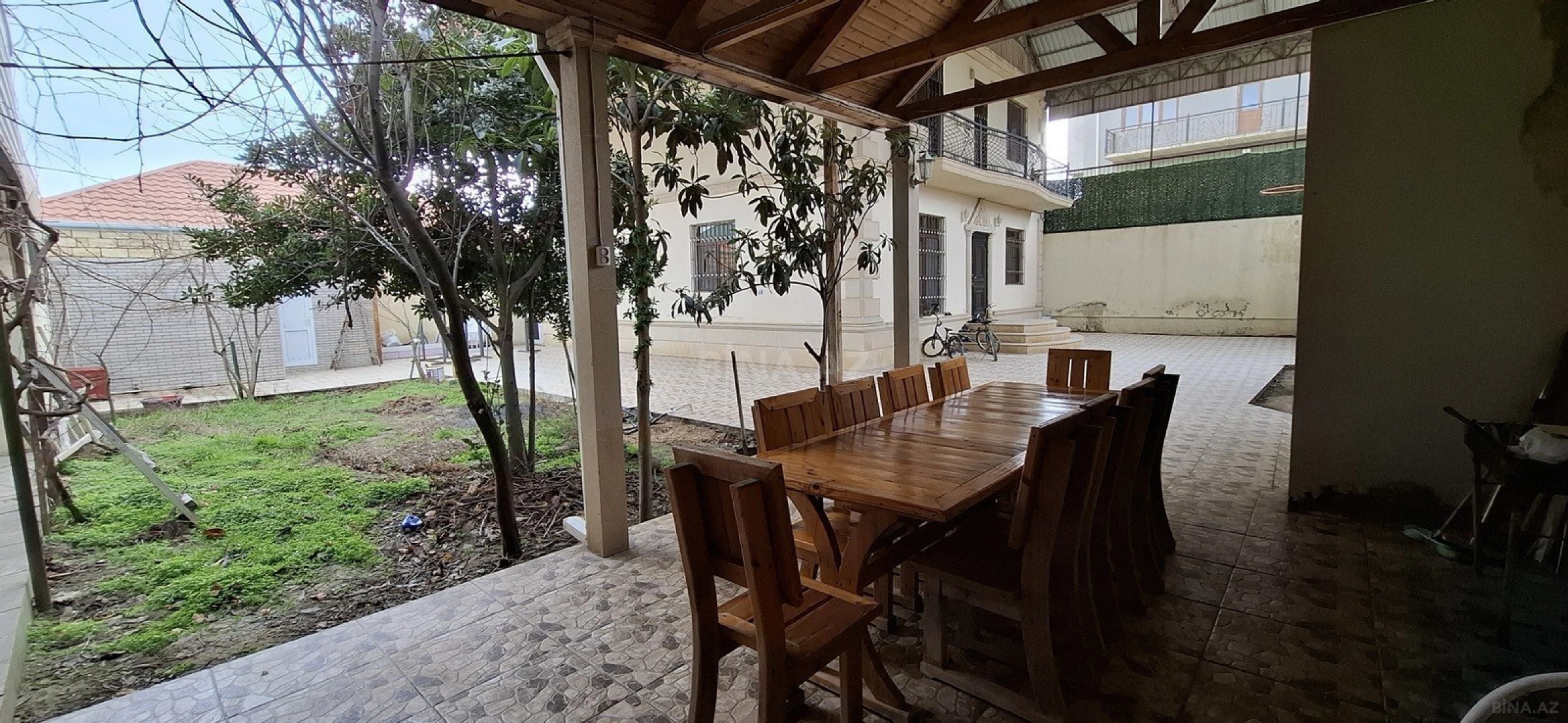 Satılır 6 otaqlı həyət evi 220 m²