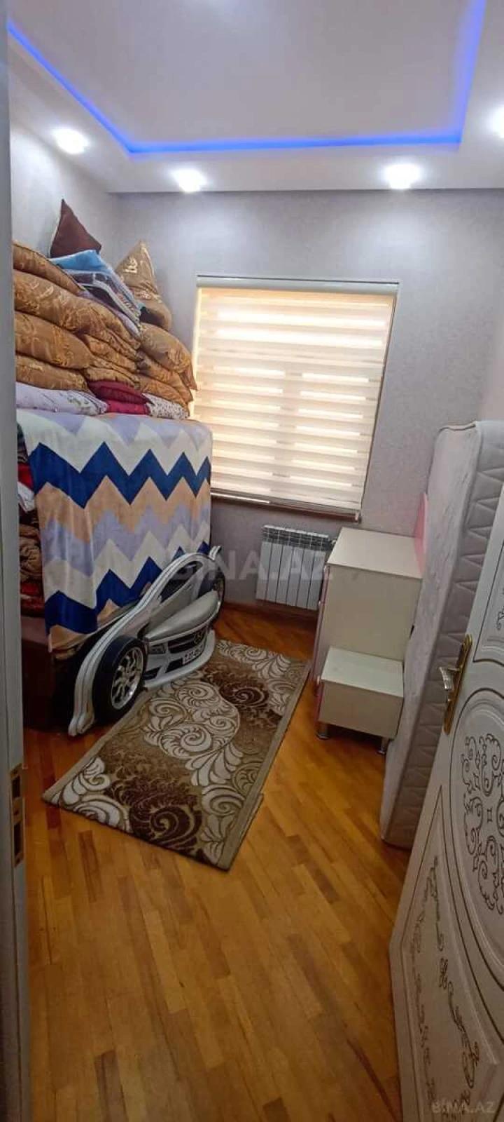 Satılır 6 otaqlı həyət evi 220 m²
