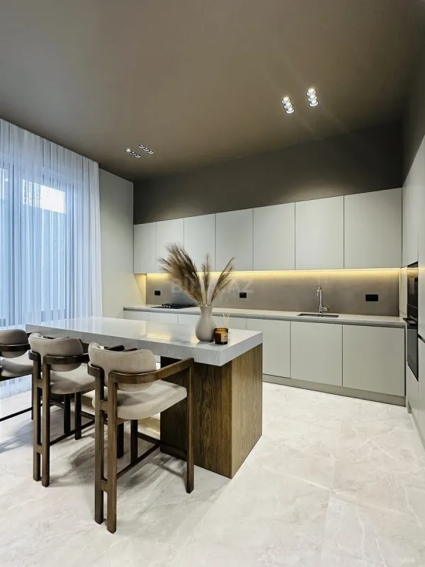 Satılır 4 otaqlı həyət evi 200 m²