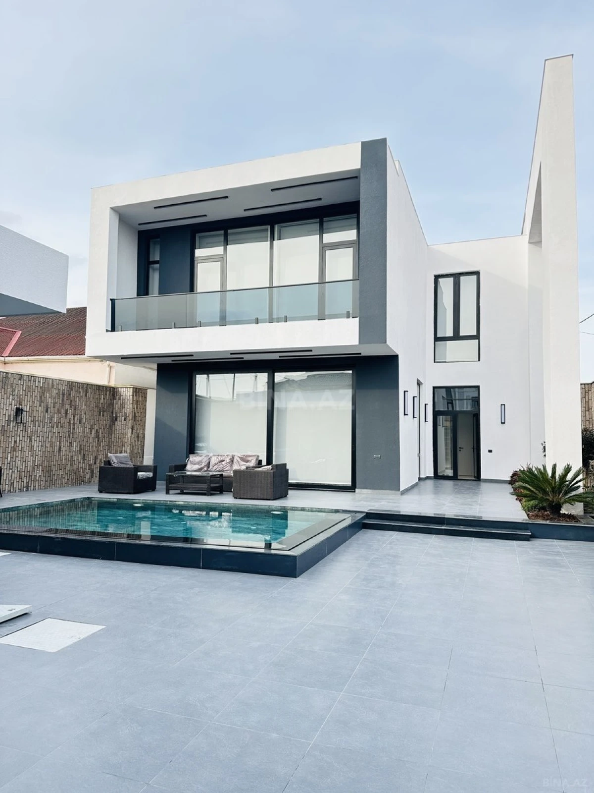 Satılır 4 otaqlı həyət evi 200 m²