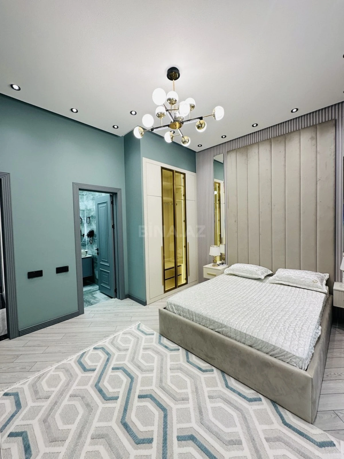 Satılır 5 otaqlı həyət evi 220 m²