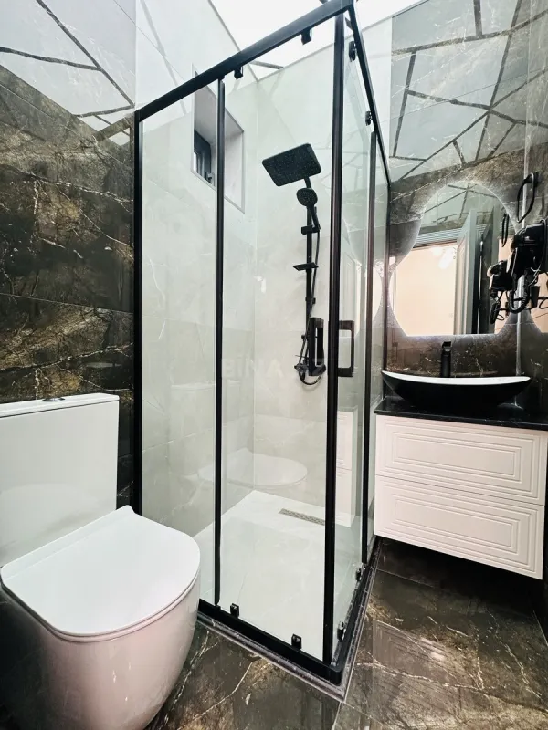 Satılır 5 otaqlı həyət evi 220 m²