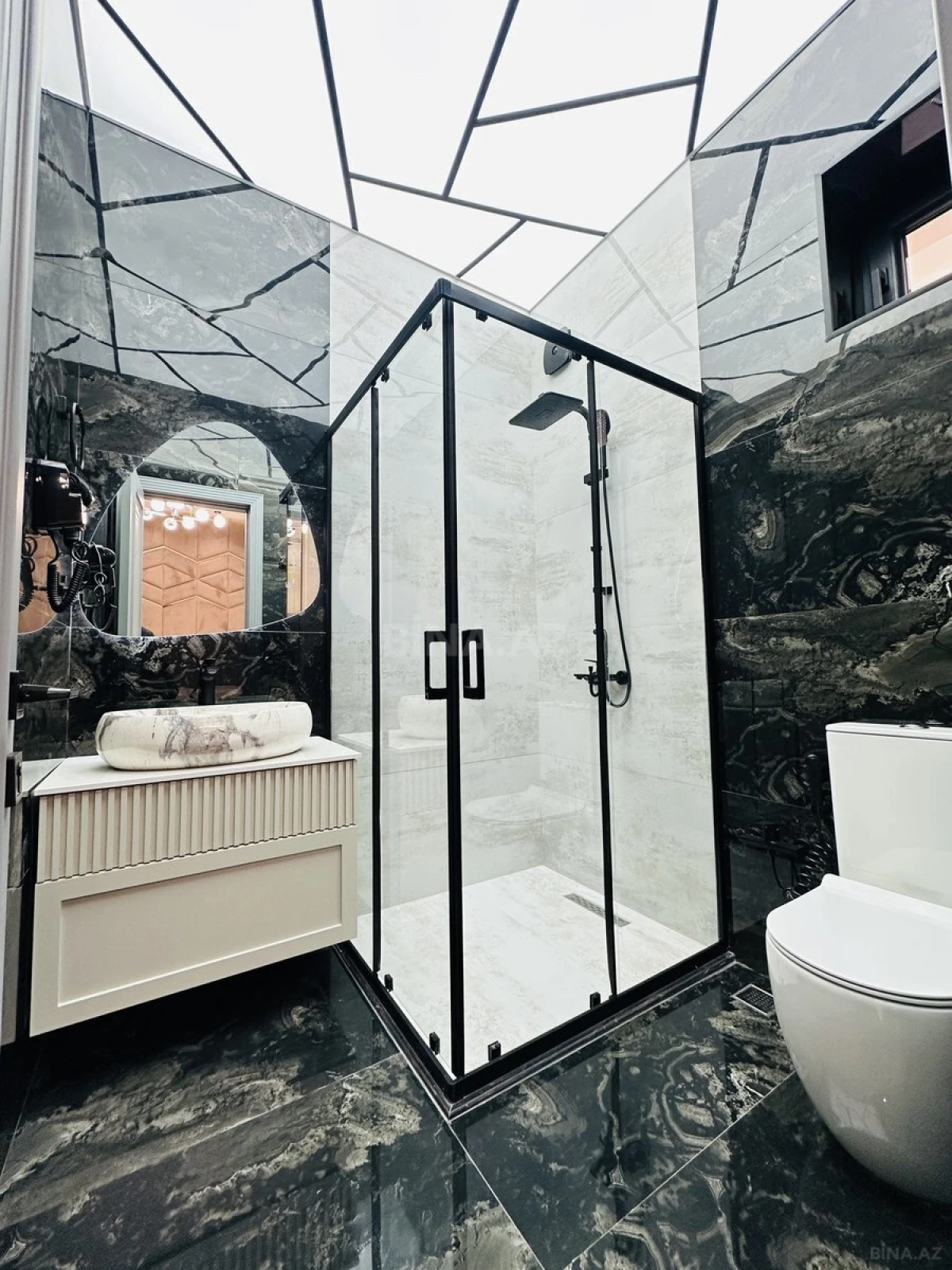 Satılır 5 otaqlı həyət evi 220 m²