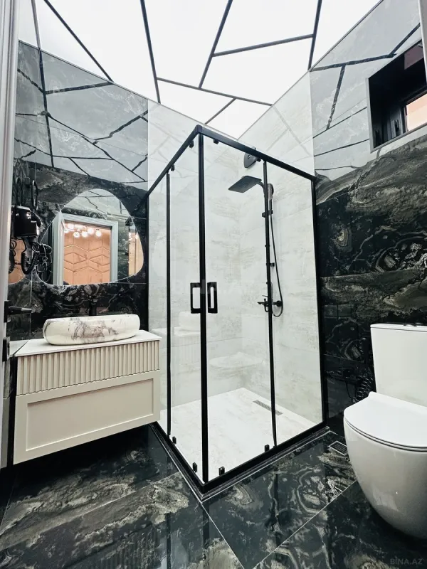 Satılır 5 otaqlı həyət evi 220 m²