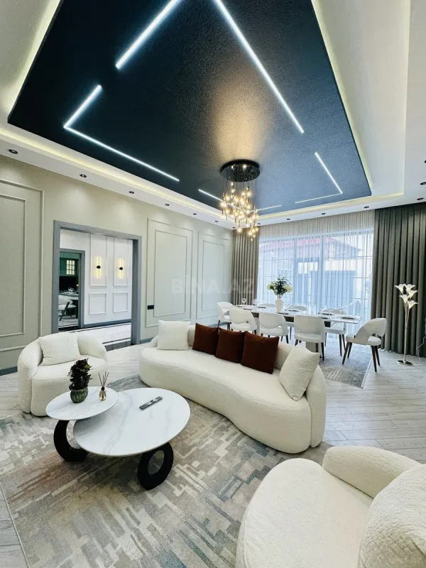 Satılır 5 otaqlı həyət evi 220 m²