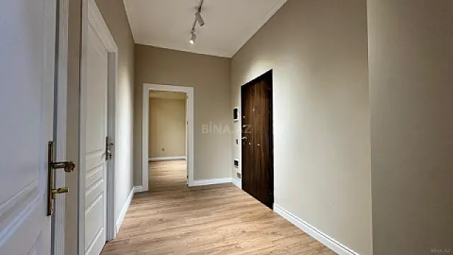 Satılır 2 otaqlı mənzil 77 m²