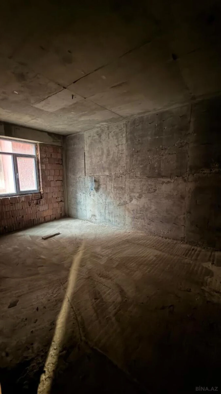 Satılır 2 otaqlı mənzil 75 m²