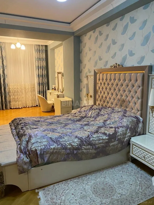 Satılır 2 otaqlı mənzil 117 m²