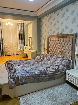 Satılır 2 otaqlı mənzil 117 m²