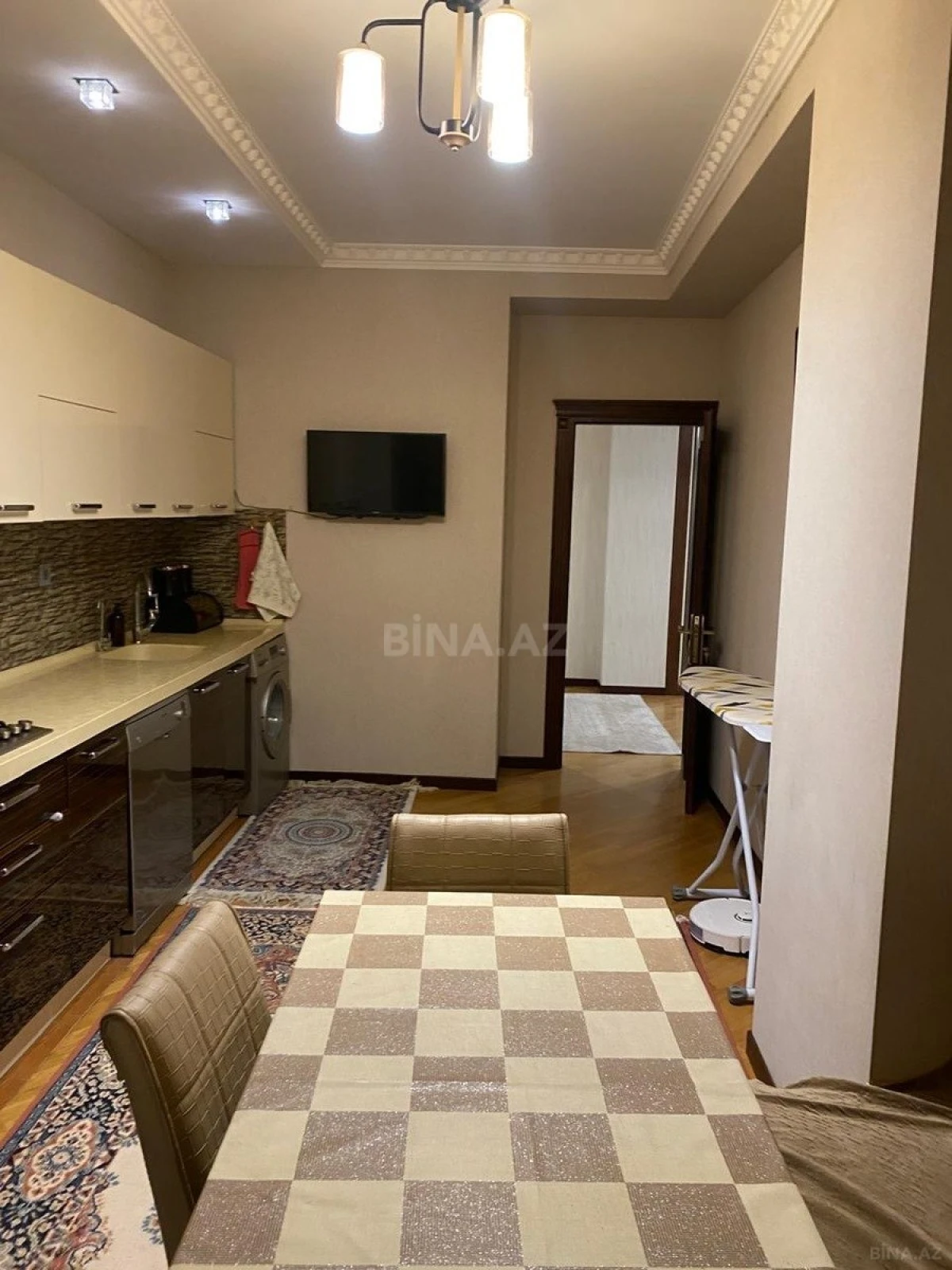 Satılır 2 otaqlı mənzil 117 m²
