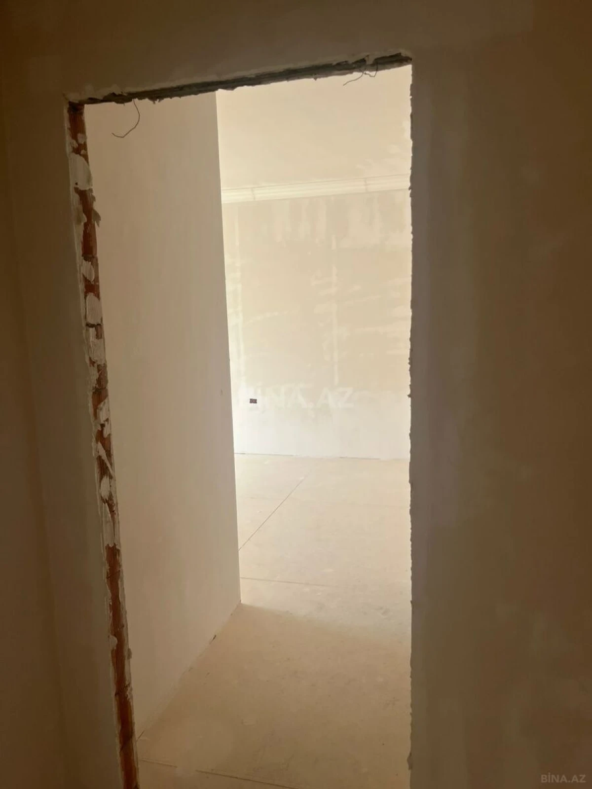Satılır 4 otaqlı mənzil 185 m²