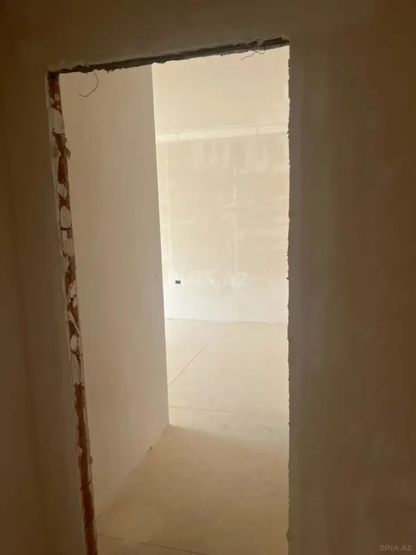 Satılır 4 otaqlı mənzil 185 m²