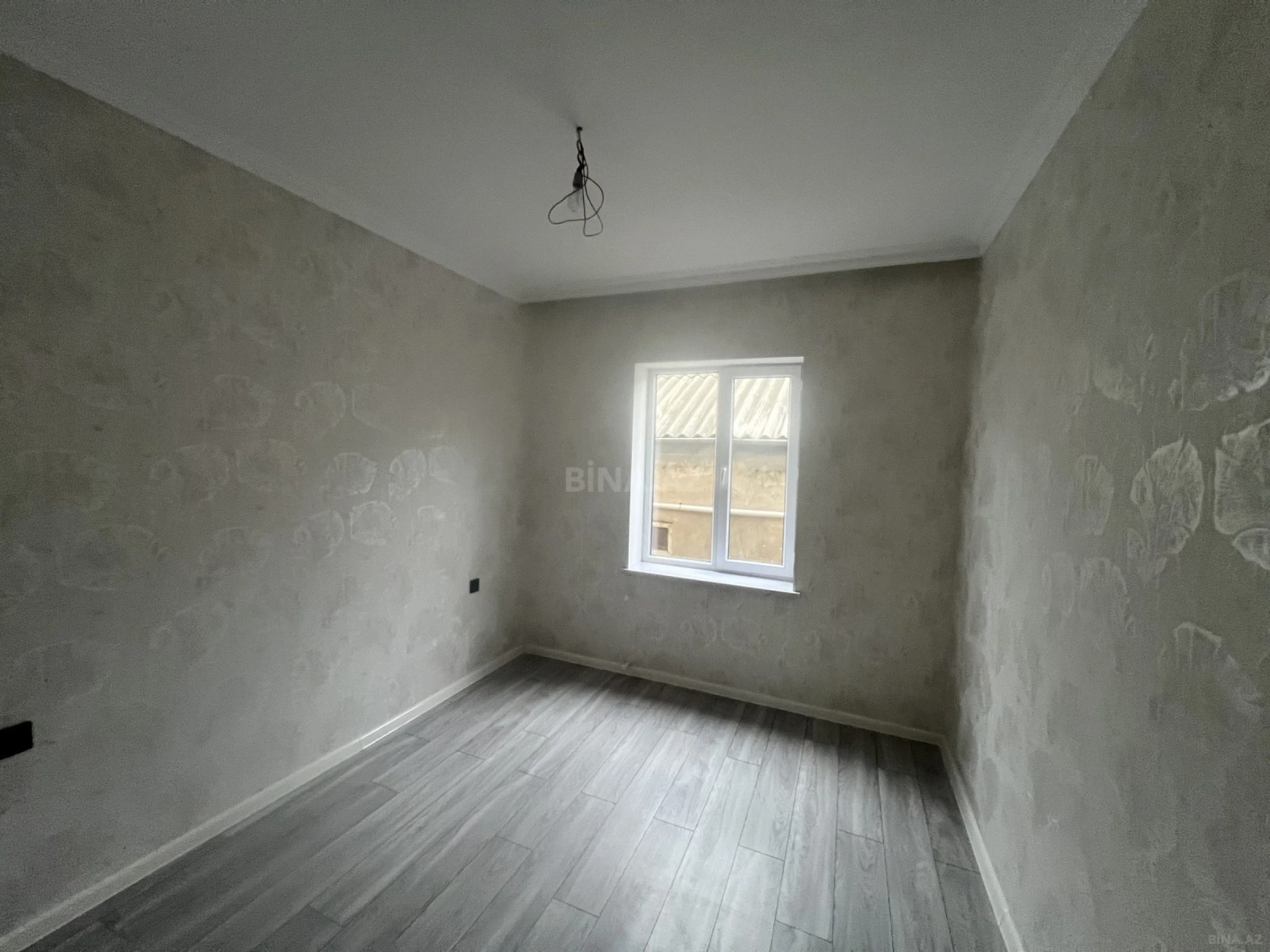 Satılır 4 otaqlı həyət evi 100 m²