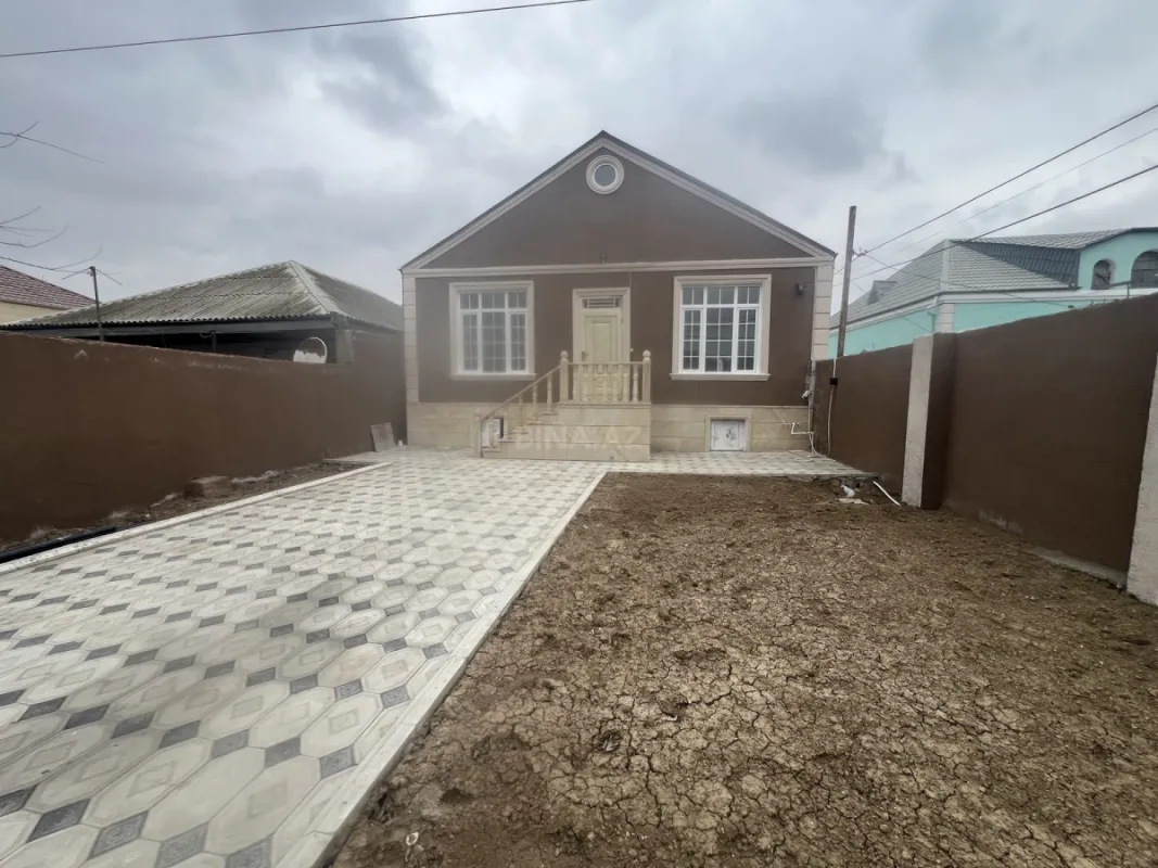 Satılır 4 otaqlı həyət evi 100 m²