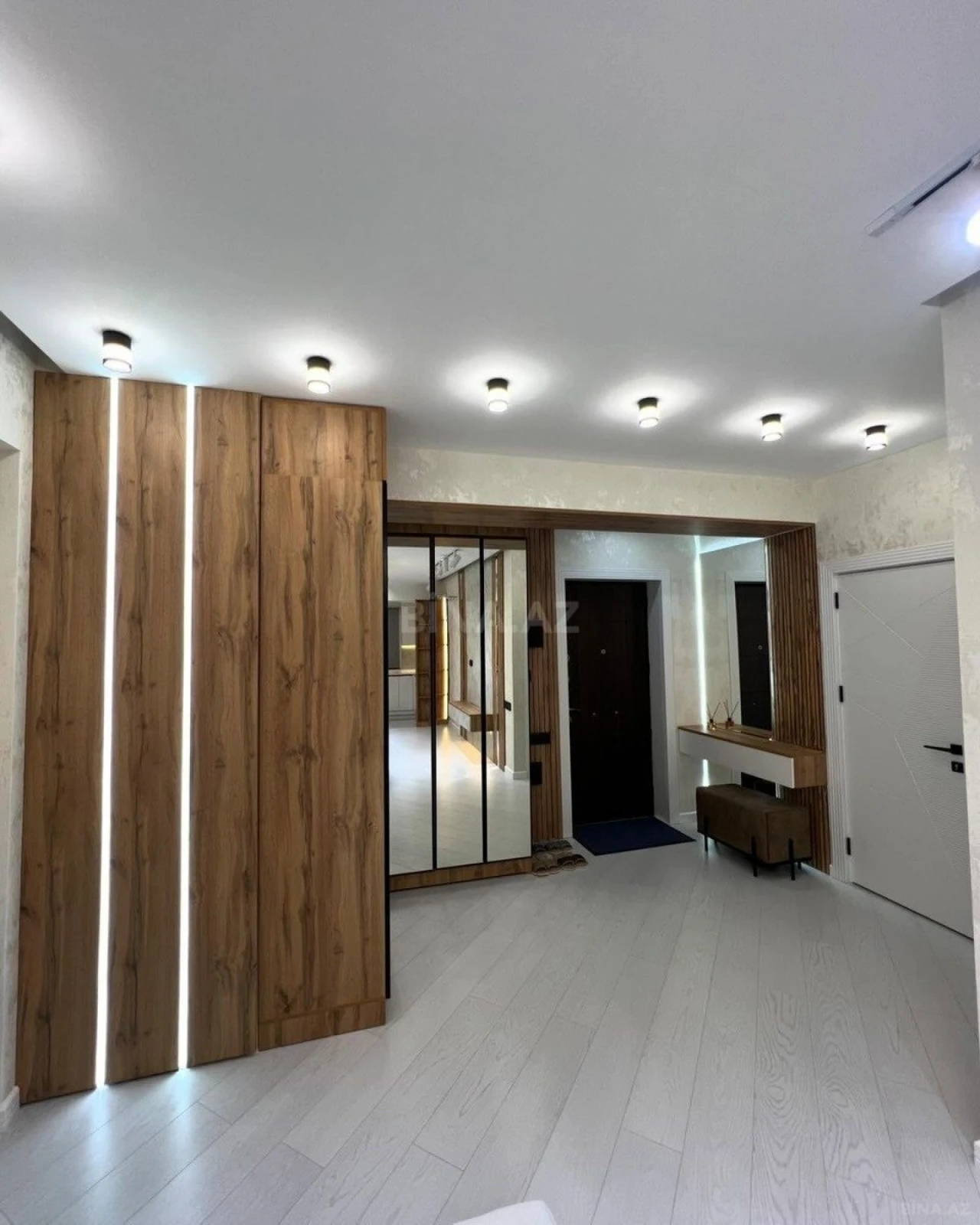 Kirayə verilir 2 otaqlı mənzil 56 m²