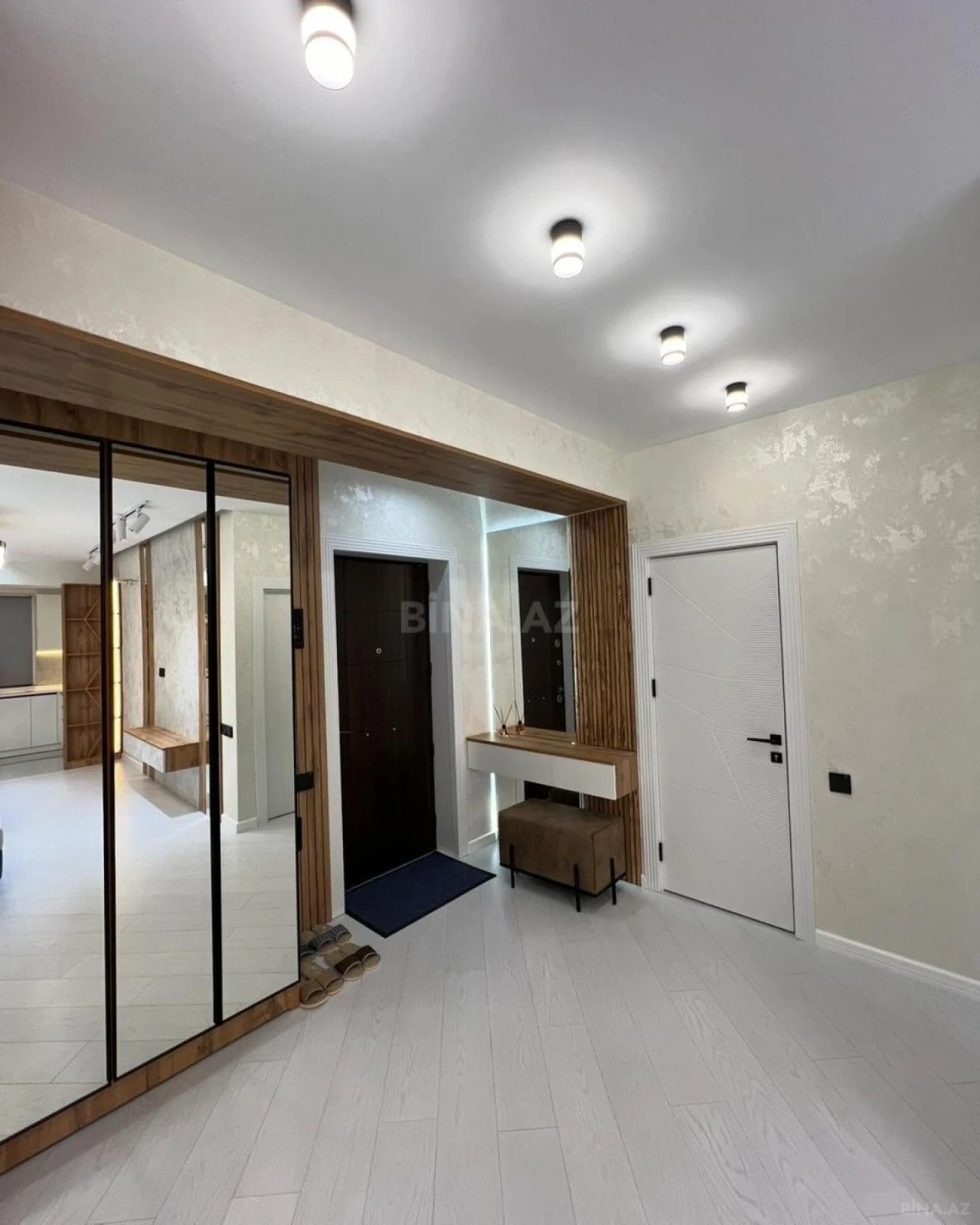 Kirayə verilir 2 otaqlı mənzil 56 m²