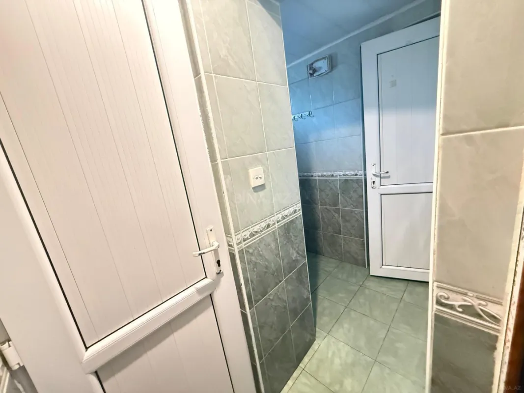 Satılır 8 otaqlı həyət evi 195 m²