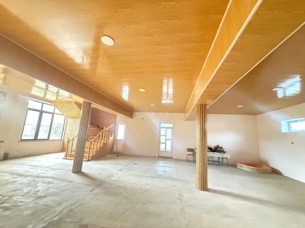 Satılır 8 otaqlı həyət evi 195 m²
