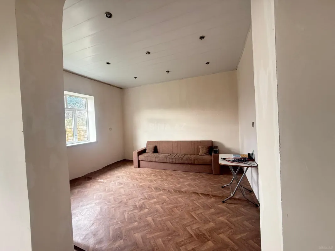 Satılır 8 otaqlı həyət evi 195 m²