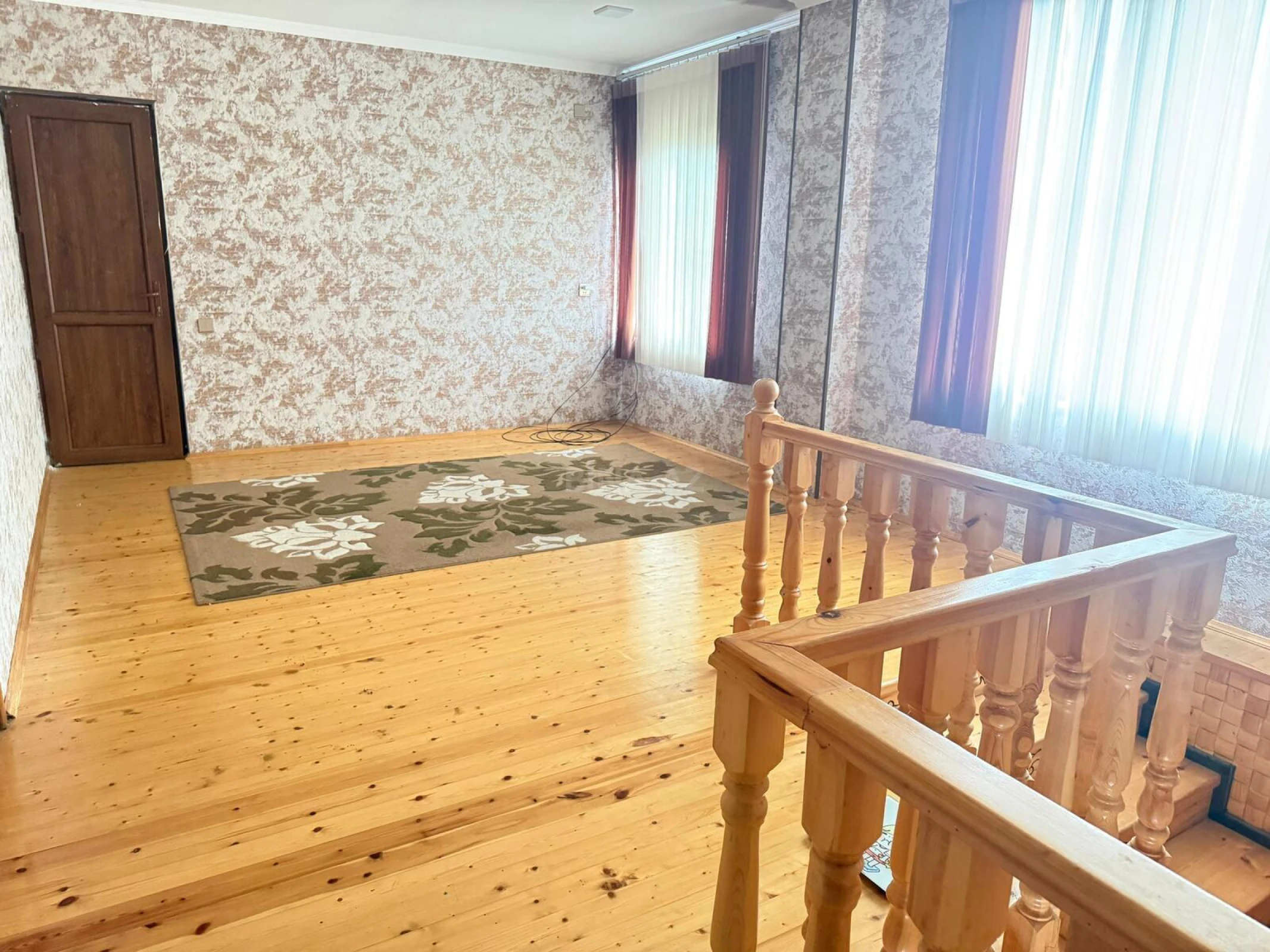 Satılır 8 otaqlı həyət evi 195 m²