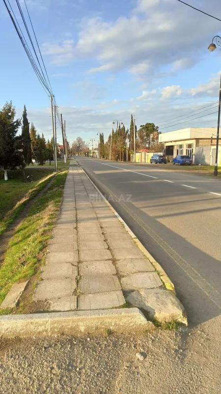 Satılır 8 otaqlı həyət evi 195 m²