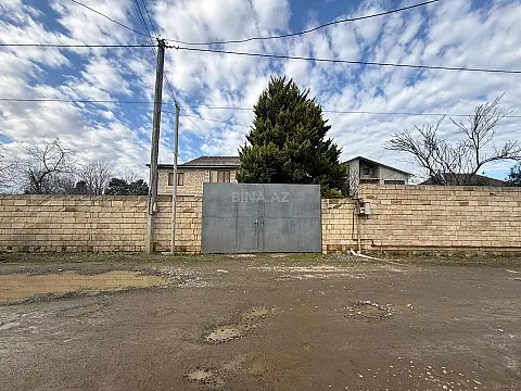 Satılır 8 otaqlı həyət evi 195 m²