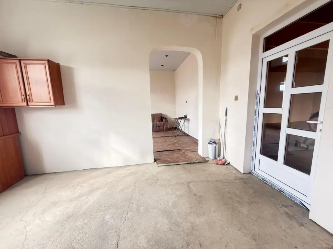 Satılır 8 otaqlı həyət evi 195 m²