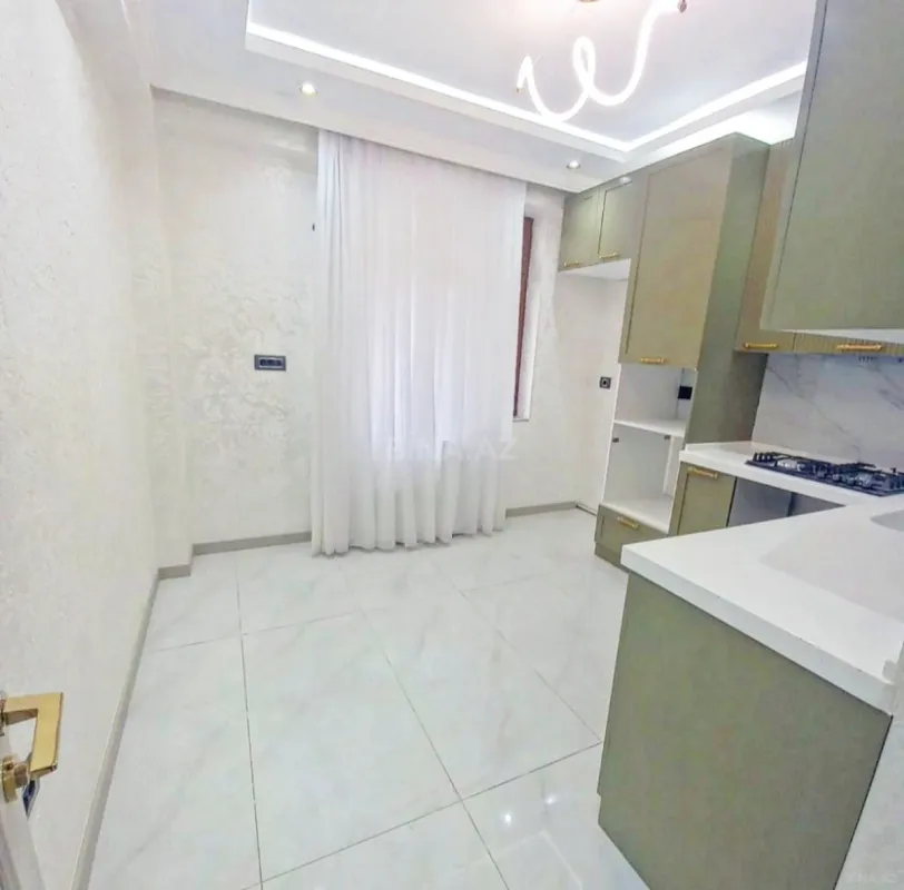 Satılır 3 otaqlı mənzil 117 m²