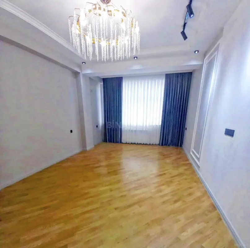 Satılır 3 otaqlı mənzil 117 m²